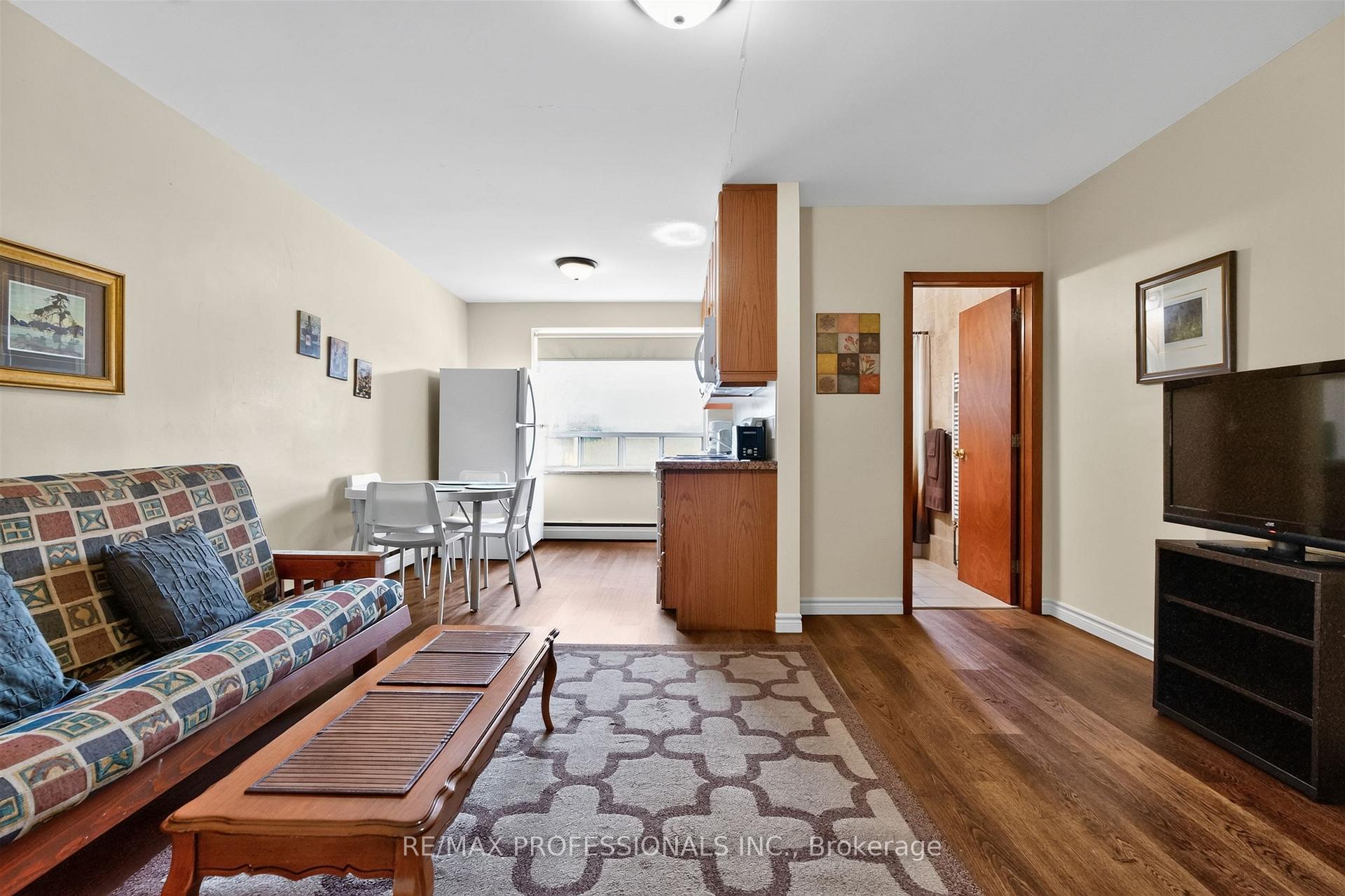 Photo 38 of 50 Waniska Avenue, Etobicoke, Stonegate-Queensway — HOMEH