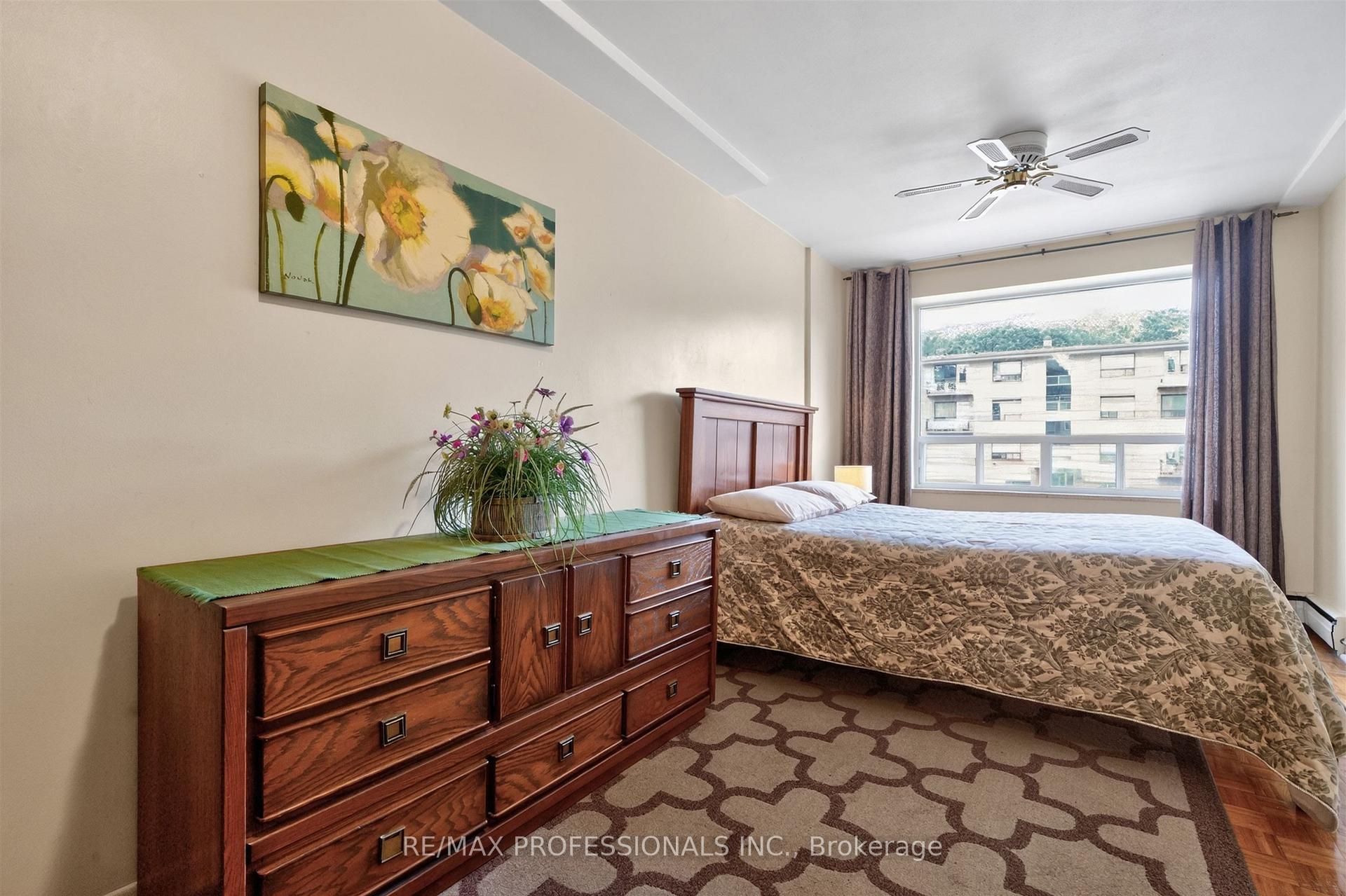 Photo 41 of 50 Waniska Avenue, Etobicoke, Stonegate-Queensway — HOMEH