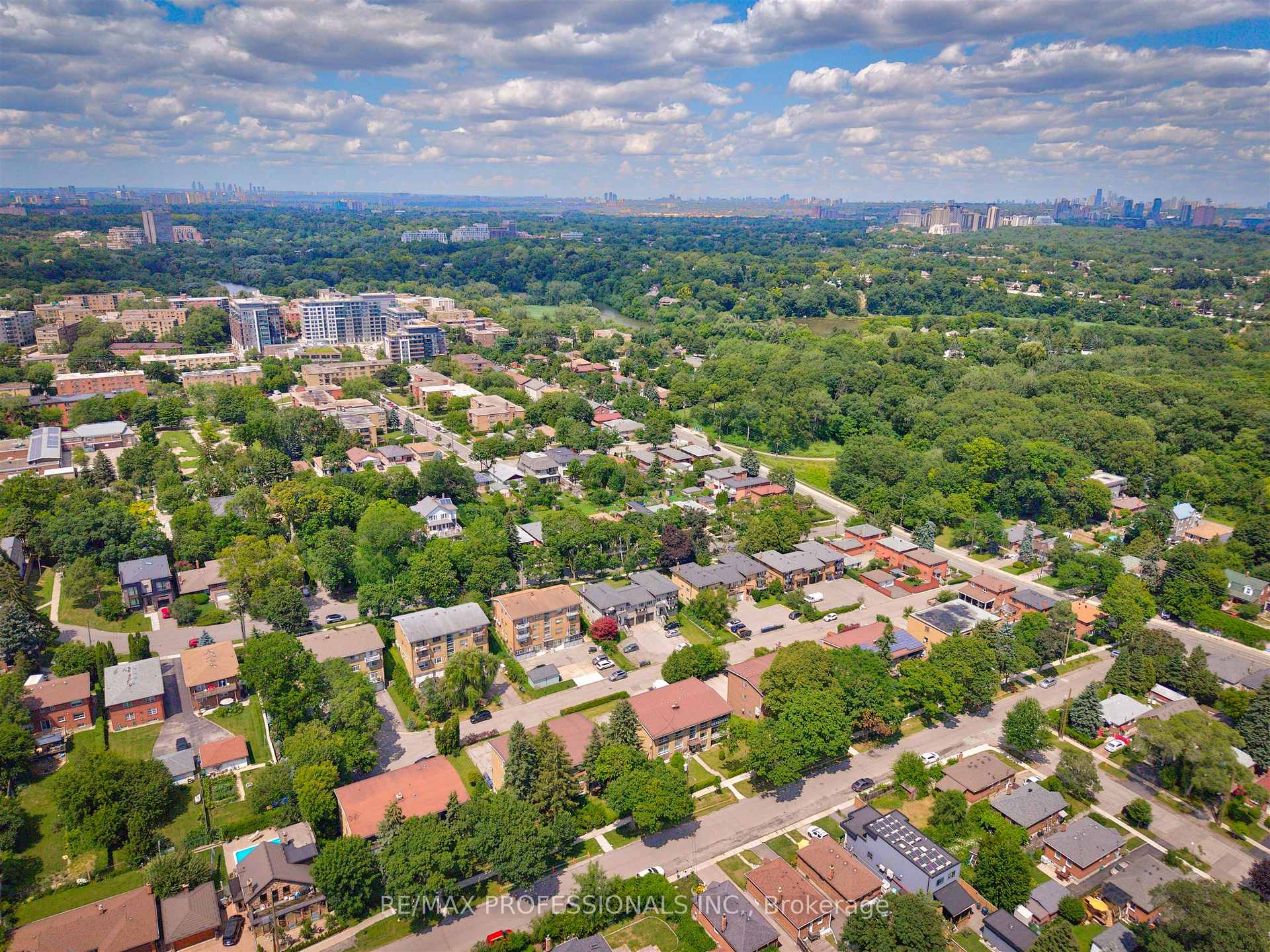 Photo 51 of 50 Waniska Avenue, Etobicoke, Stonegate-Queensway — HOMEH