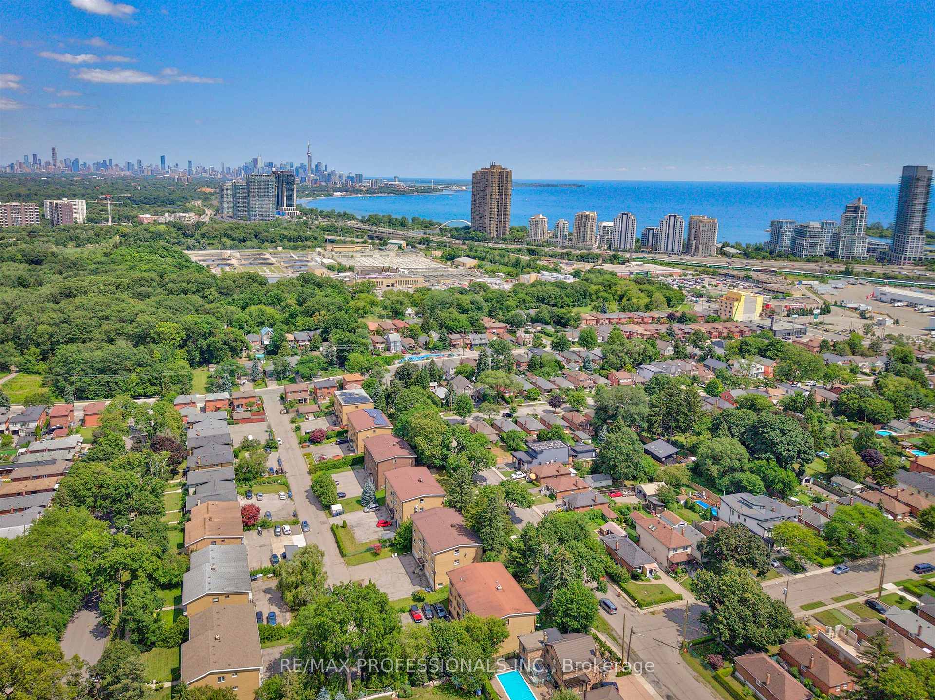 Photo 53 of 50 Waniska Avenue, Etobicoke, Stonegate-Queensway — HOMEH