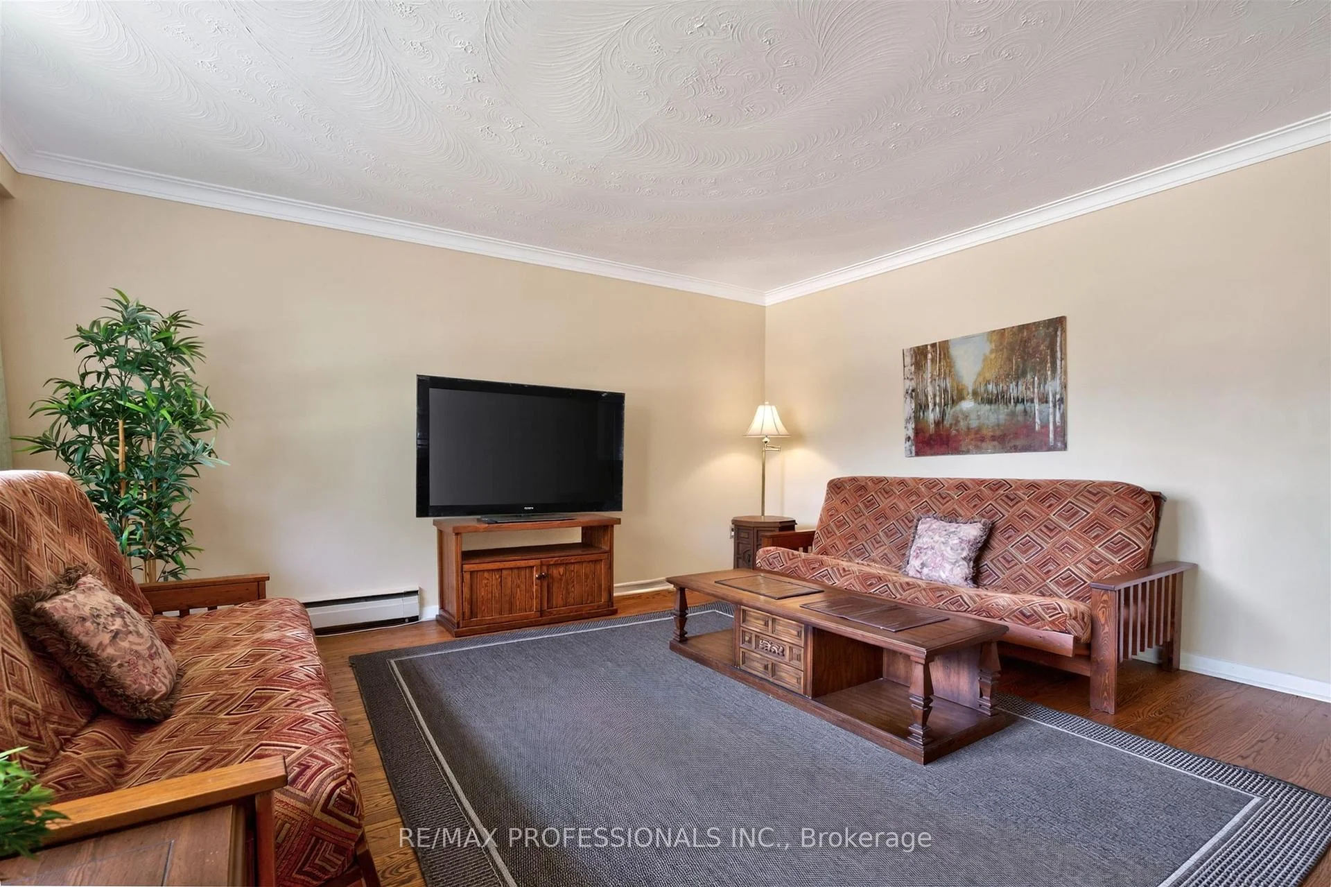 Photo 11 of 50 Waniska Avenue, Etobicoke, Stonegate-Queensway — HOMEH