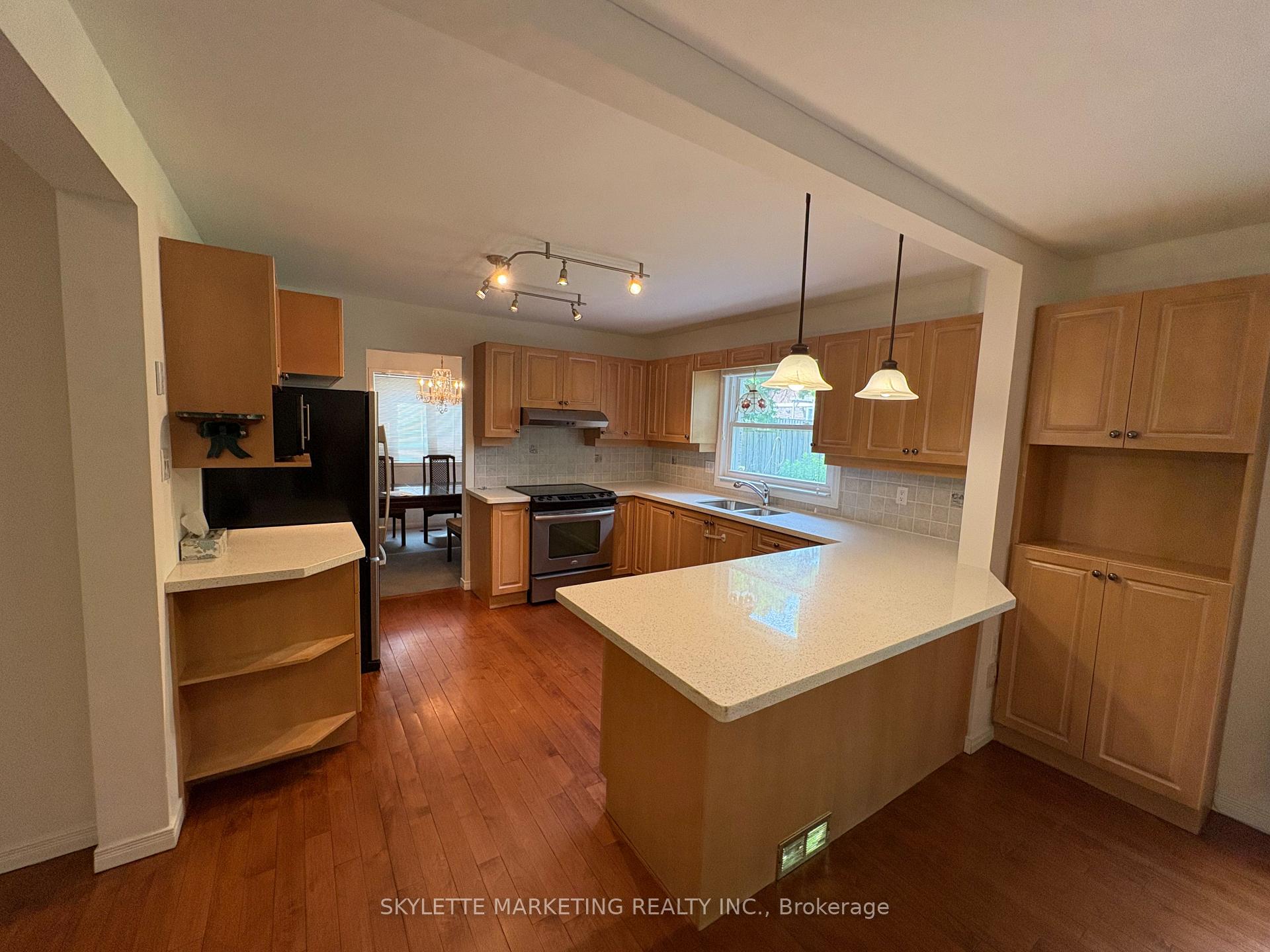 Photo 3 of 1782 Meadowview Avenue, Pickering, Amberlea — HOMEH
