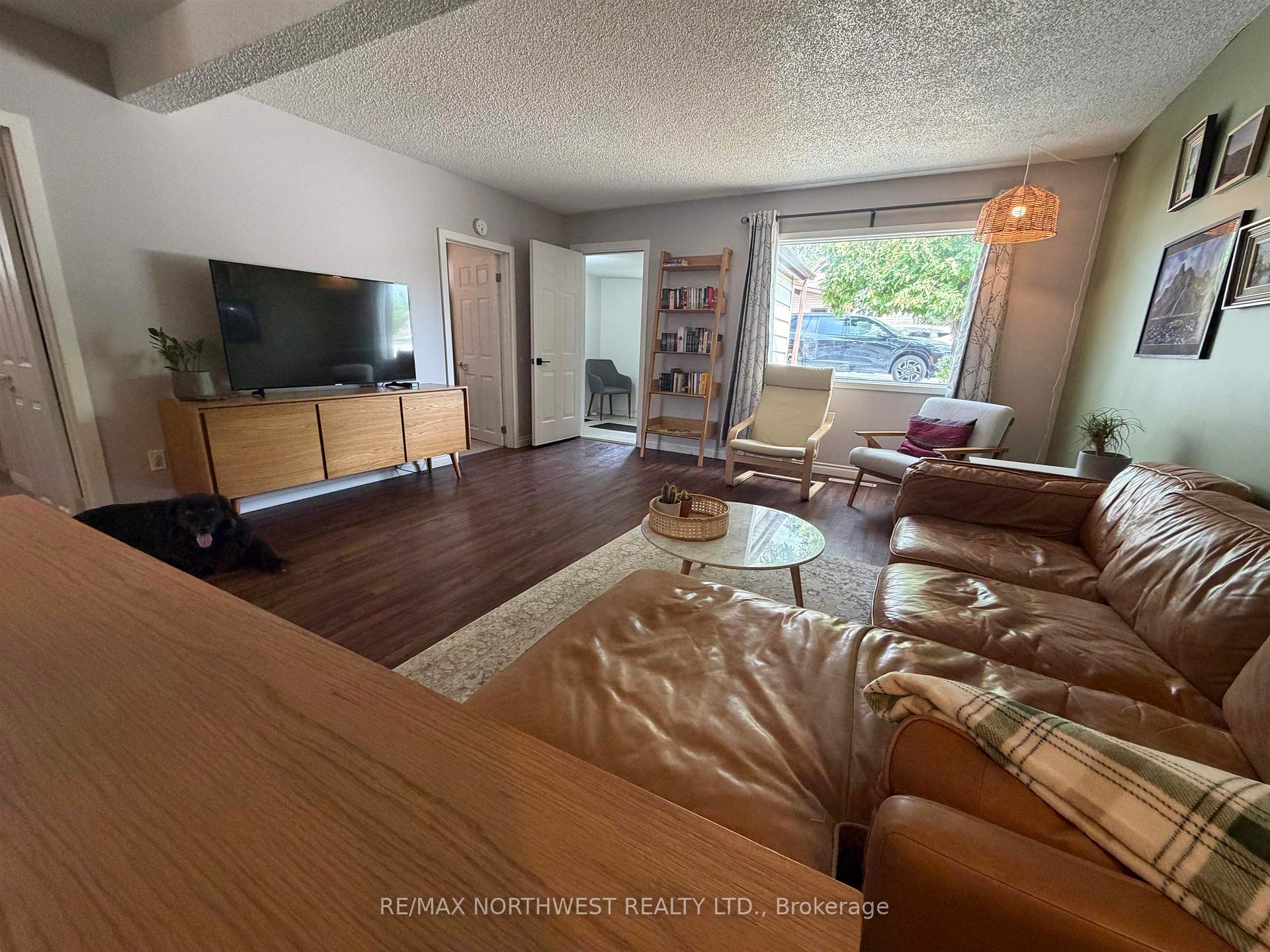 Photo 10 of 320 Tenth Street, Kenora, Keewatin — HOMEH