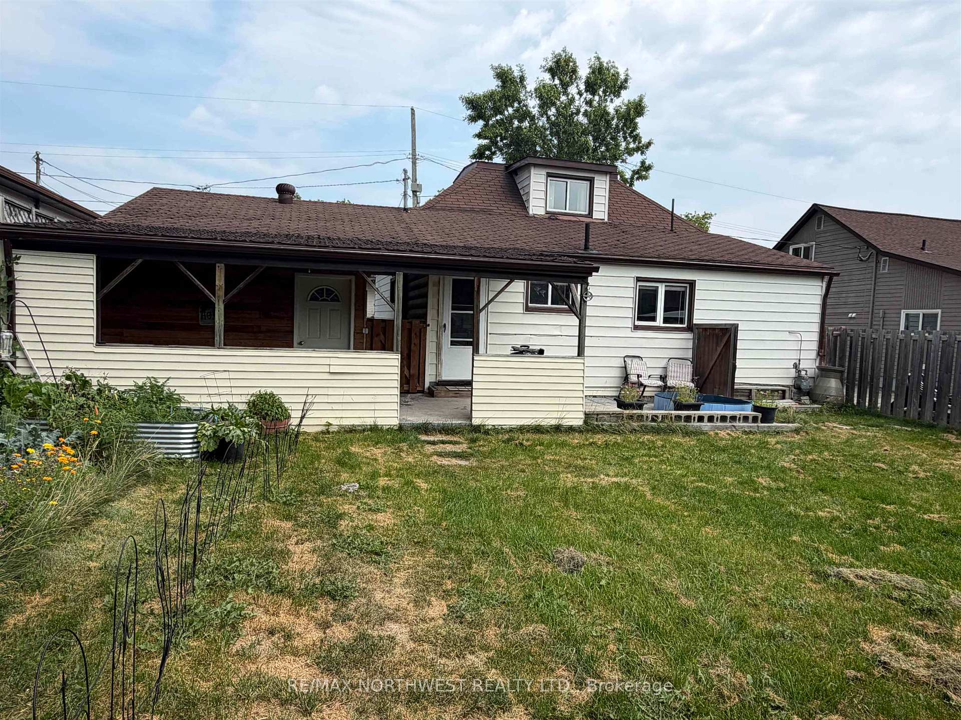 Photo 21 of 320 Tenth Street, Kenora, Keewatin — HOMEH
