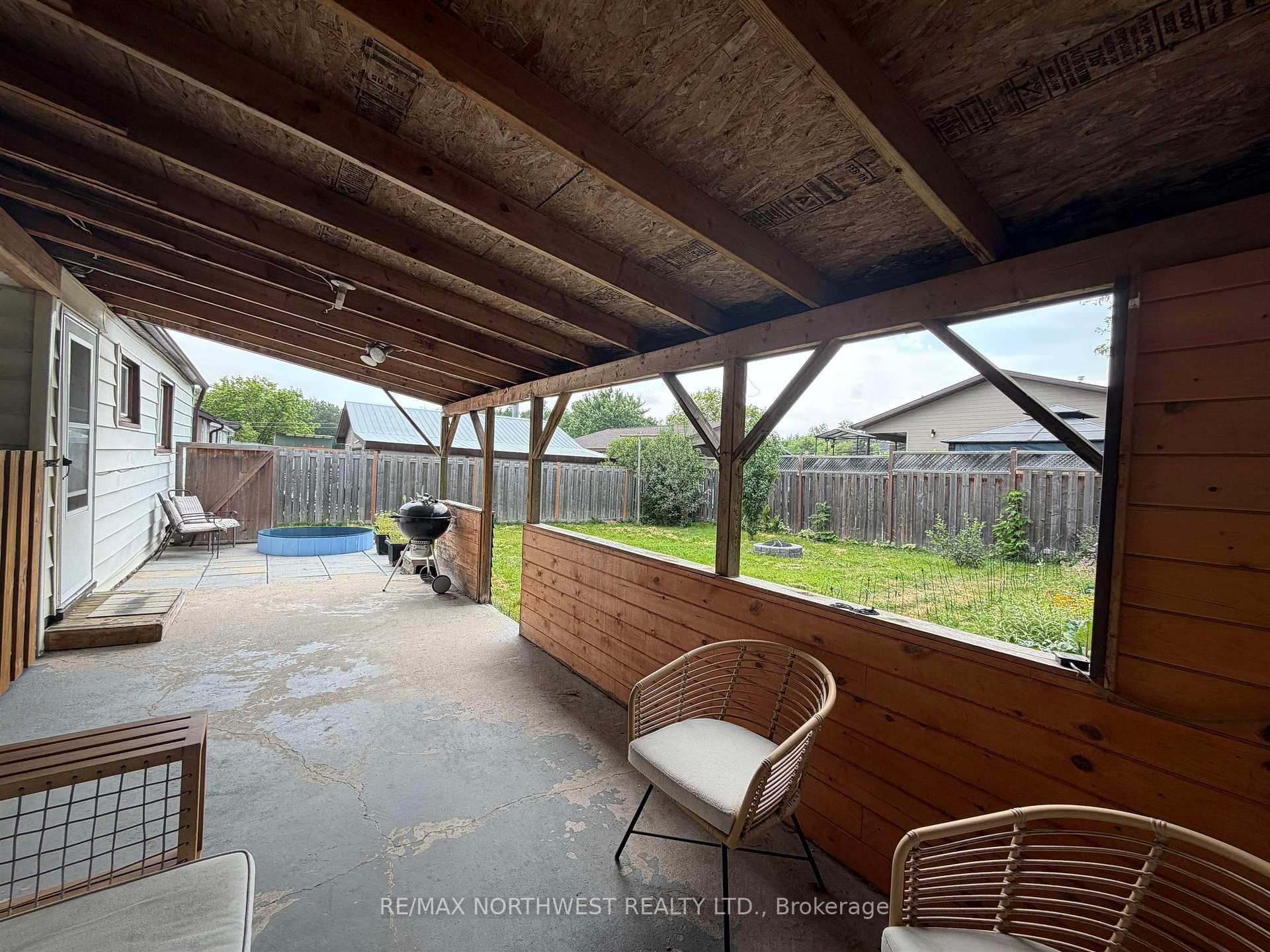 Photo 23 of 320 Tenth Street, Kenora, Keewatin — HOMEH