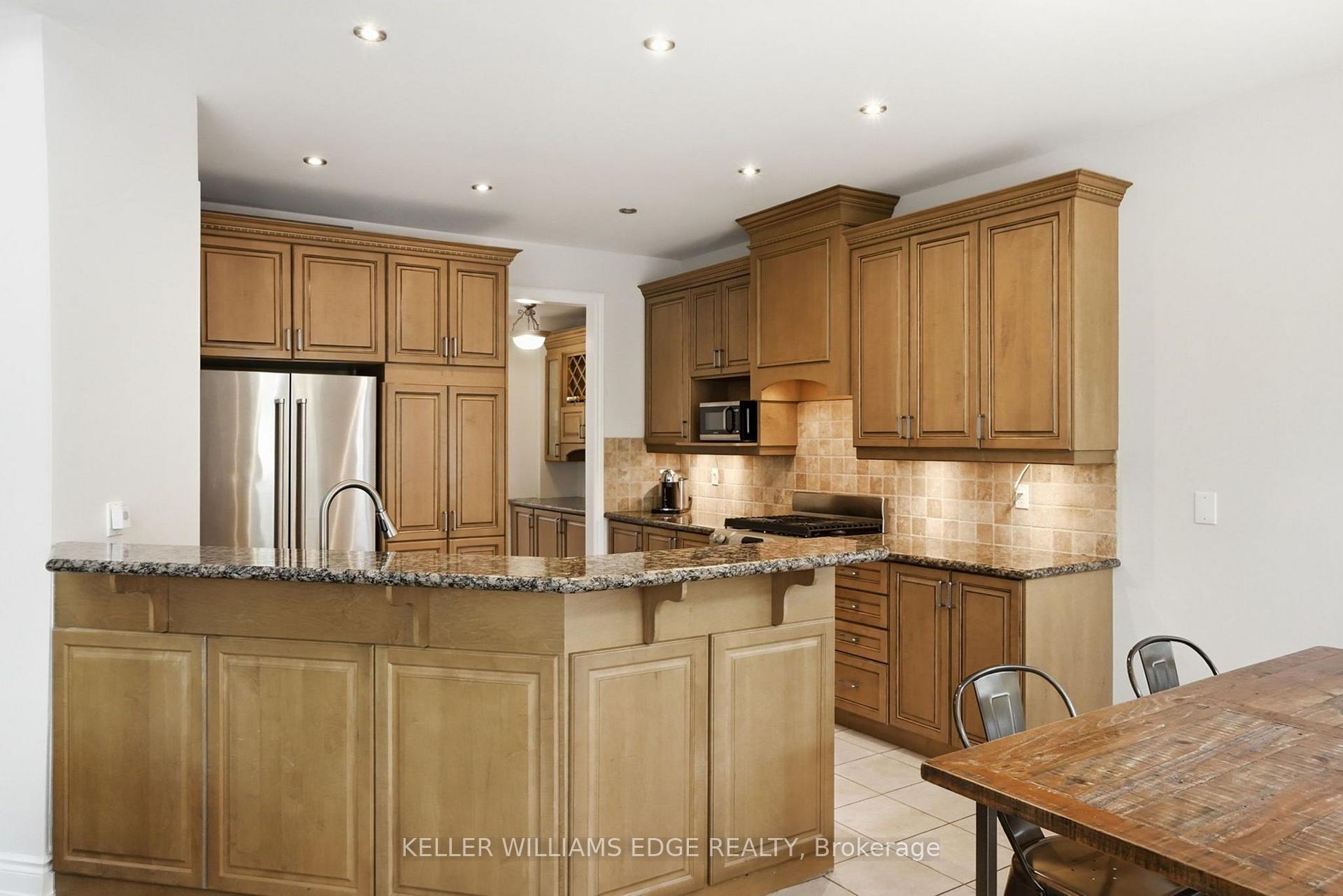 Photo 13 of 3256 Raspberry Bush Trail, Oakville, Bronte — HOMEH