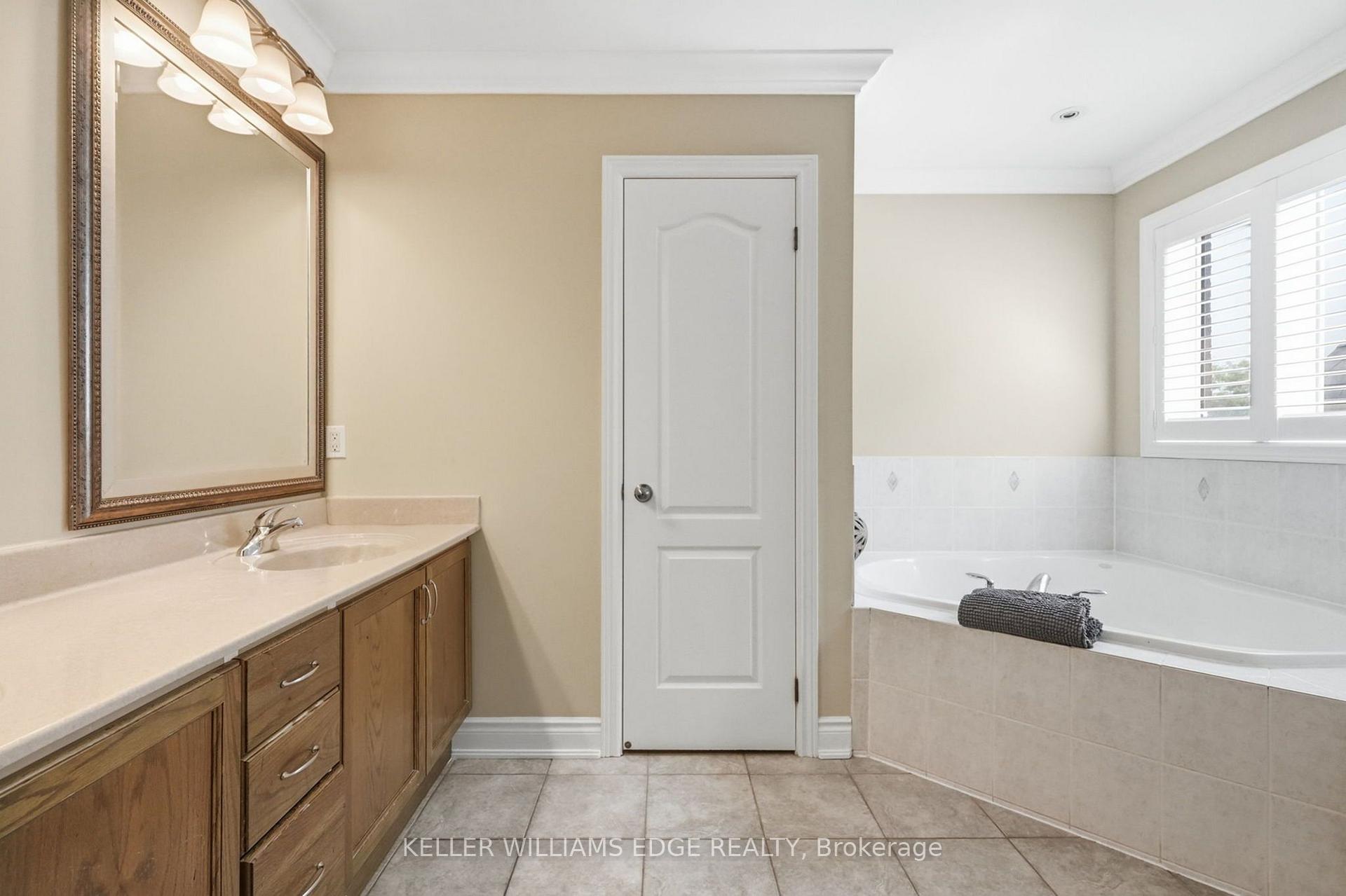 Photo 28 of 3256 Raspberry Bush Trail, Oakville, Bronte — HOMEH