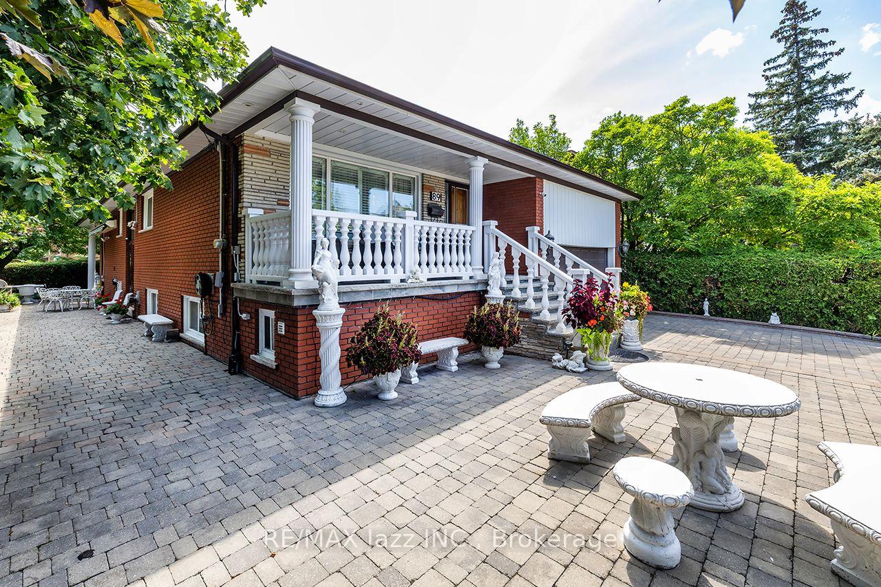 Photo 3 of 89 Crestwood Road, Vaughan, Crestwood-Springfarm-Yorkhill — HOMEH