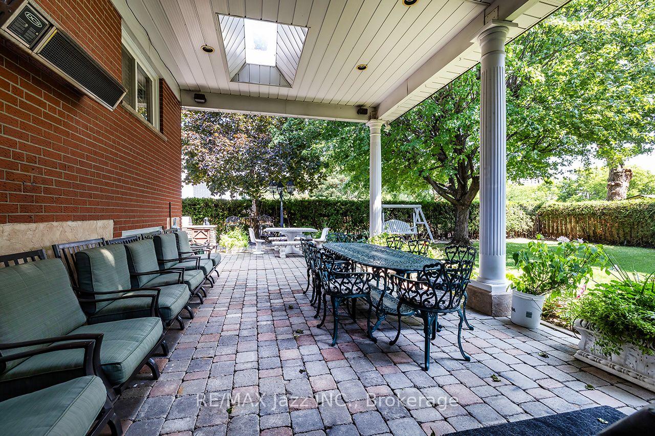 Photo 11 of 89 Crestwood Road, Vaughan, Crestwood-Springfarm-Yorkhill — HOMEH