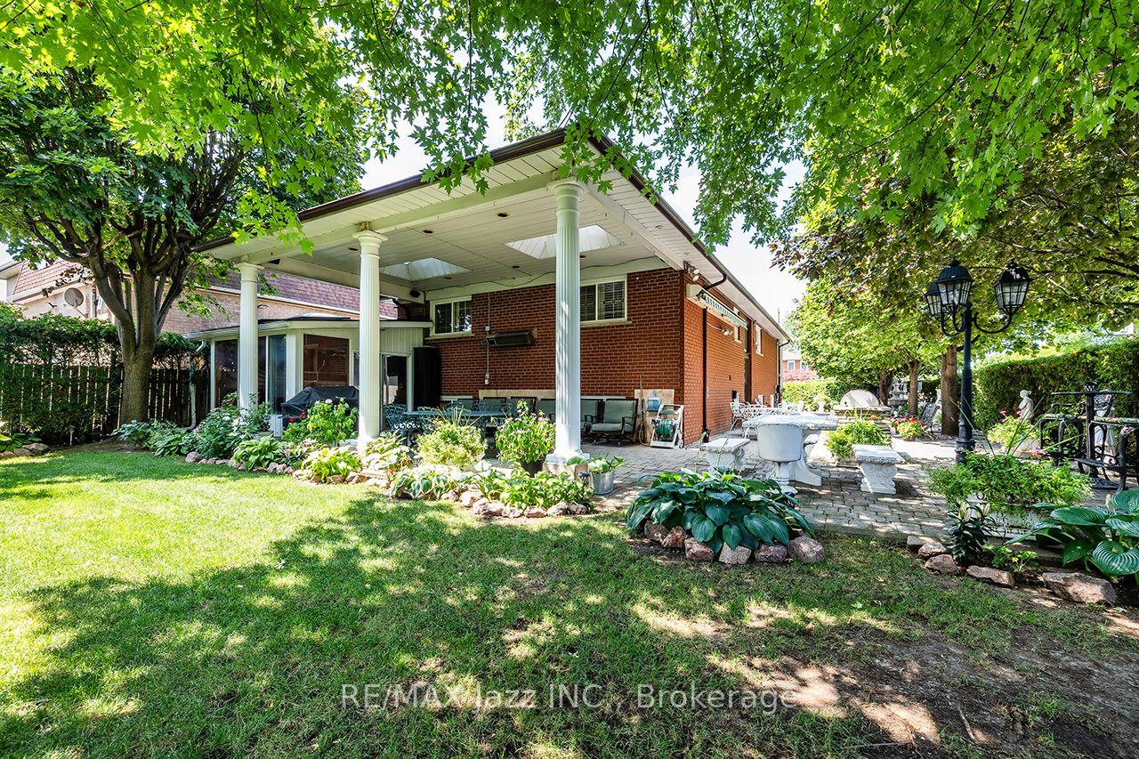 Photo 12 of 89 Crestwood Road, Vaughan, Crestwood-Springfarm-Yorkhill — HOMEH