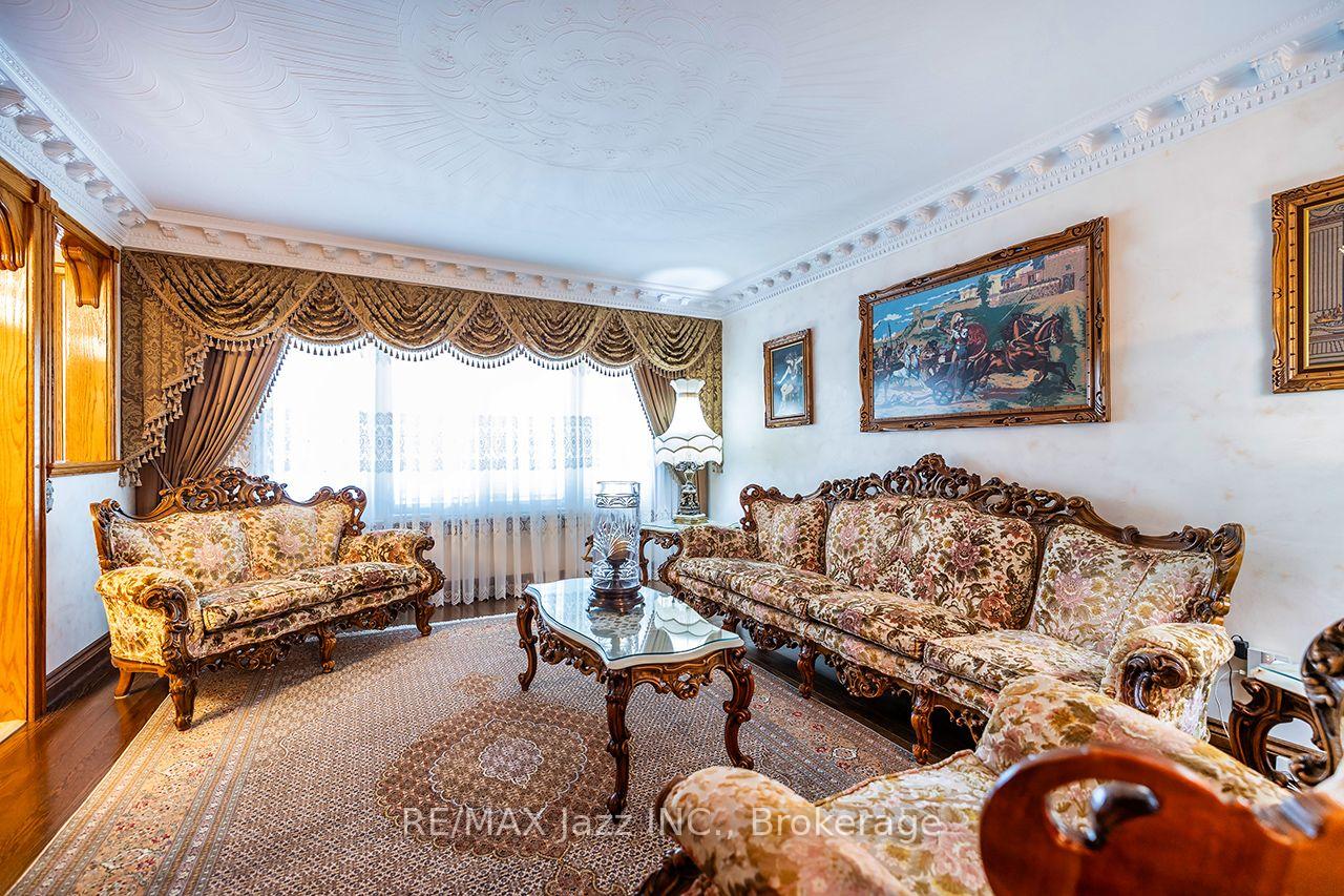Photo 13 of 89 Crestwood Road, Vaughan, Crestwood-Springfarm-Yorkhill — HOMEH