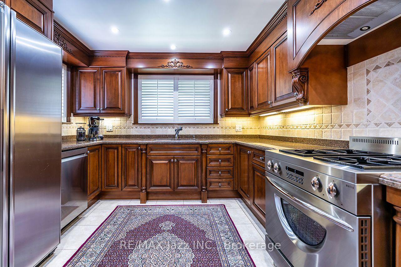 Photo 18 of 89 Crestwood Road, Vaughan, Crestwood-Springfarm-Yorkhill — HOMEH