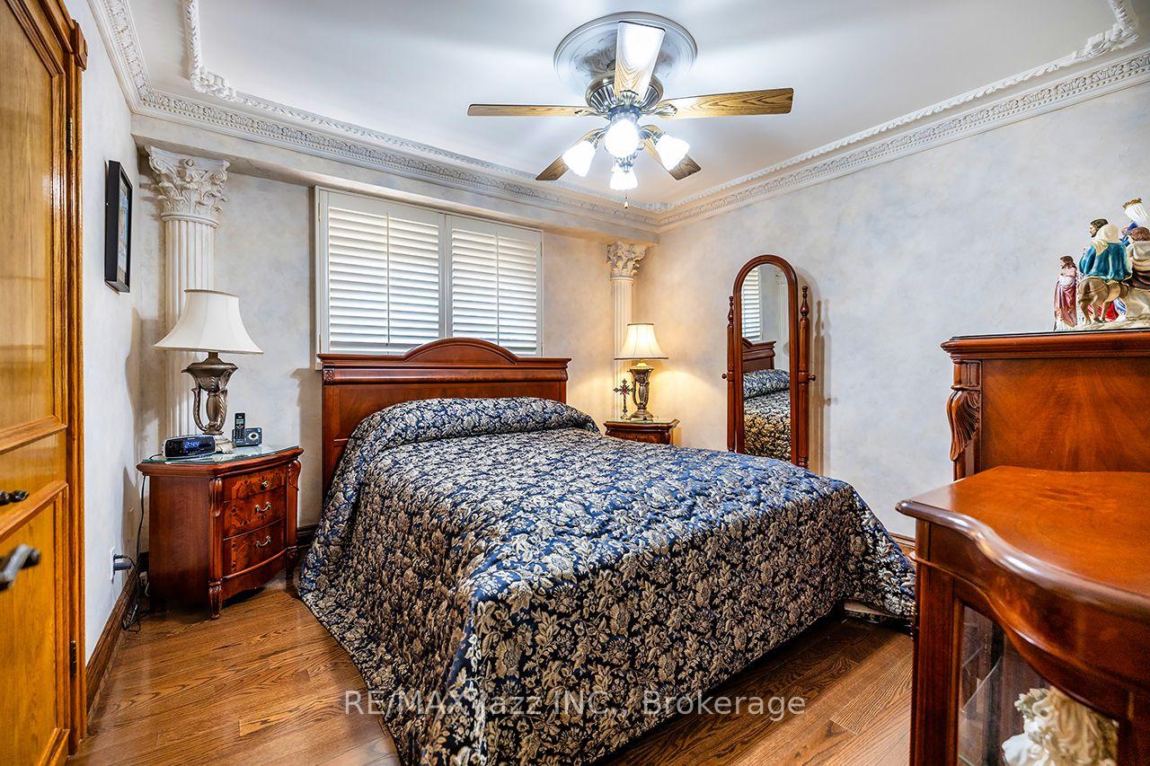 Photo 22 of 89 Crestwood Road, Vaughan, Crestwood-Springfarm-Yorkhill — HOMEH