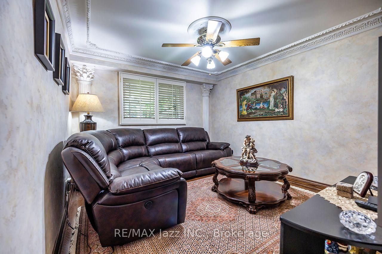 Photo 26 of 89 Crestwood Road, Vaughan, Crestwood-Springfarm-Yorkhill — HOMEH