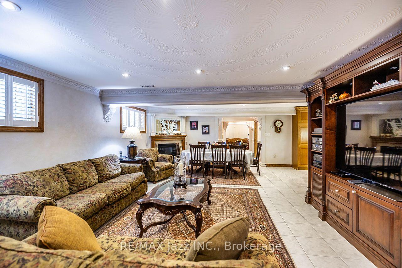 Photo 30 of 89 Crestwood Road, Vaughan, Crestwood-Springfarm-Yorkhill — HOMEH
