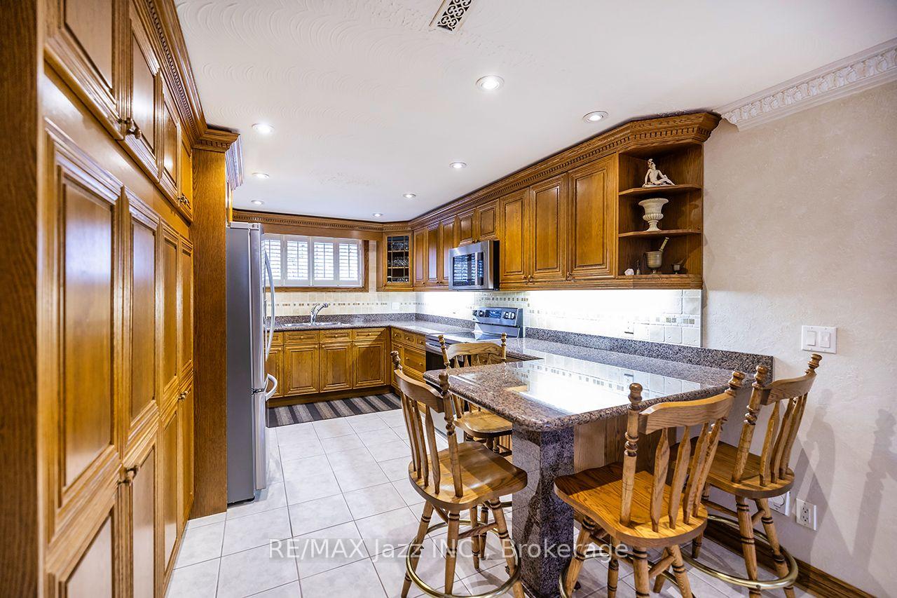 Photo 32 of 89 Crestwood Road, Vaughan, Crestwood-Springfarm-Yorkhill — HOMEH