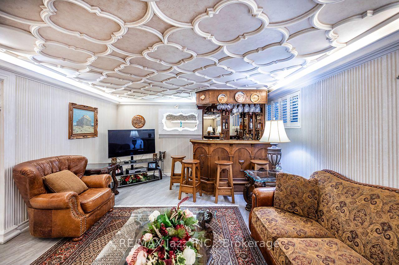 Photo 37 of 89 Crestwood Road, Vaughan, Crestwood-Springfarm-Yorkhill — HOMEH