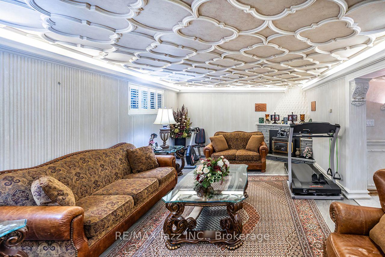 Photo 38 of 89 Crestwood Road, Vaughan, Crestwood-Springfarm-Yorkhill — HOMEH