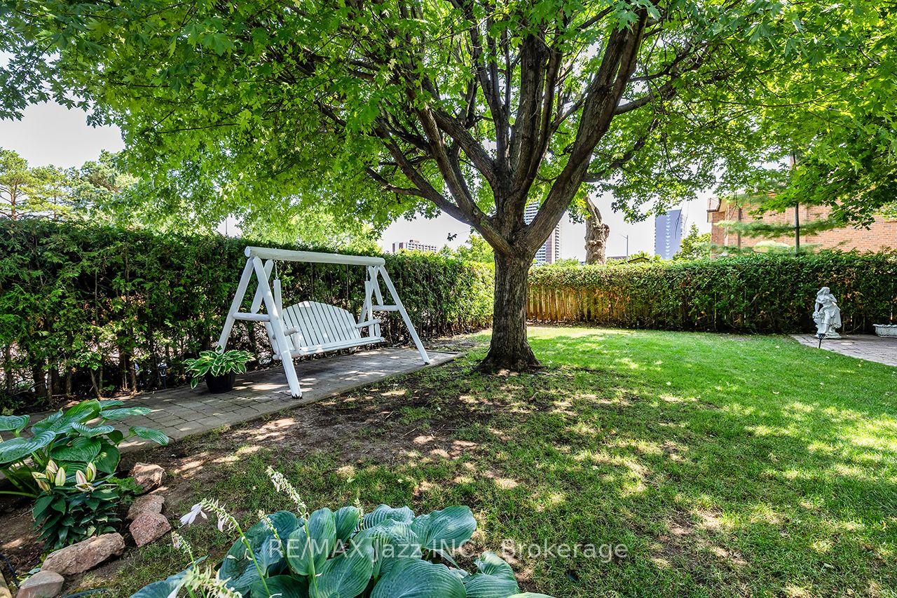 Photo 40 of 89 Crestwood Road, Vaughan, Crestwood-Springfarm-Yorkhill — HOMEH