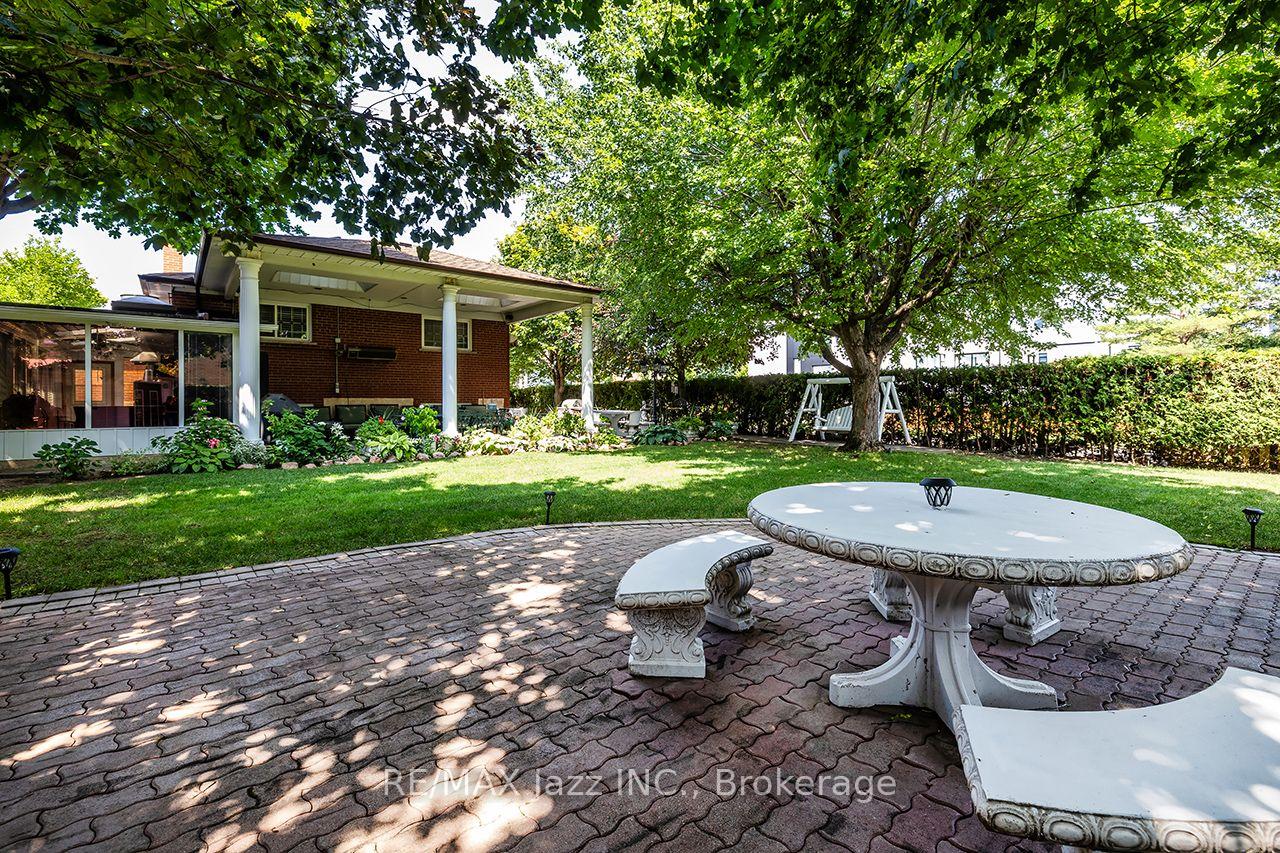 Photo 43 of 89 Crestwood Road, Vaughan, Crestwood-Springfarm-Yorkhill — HOMEH