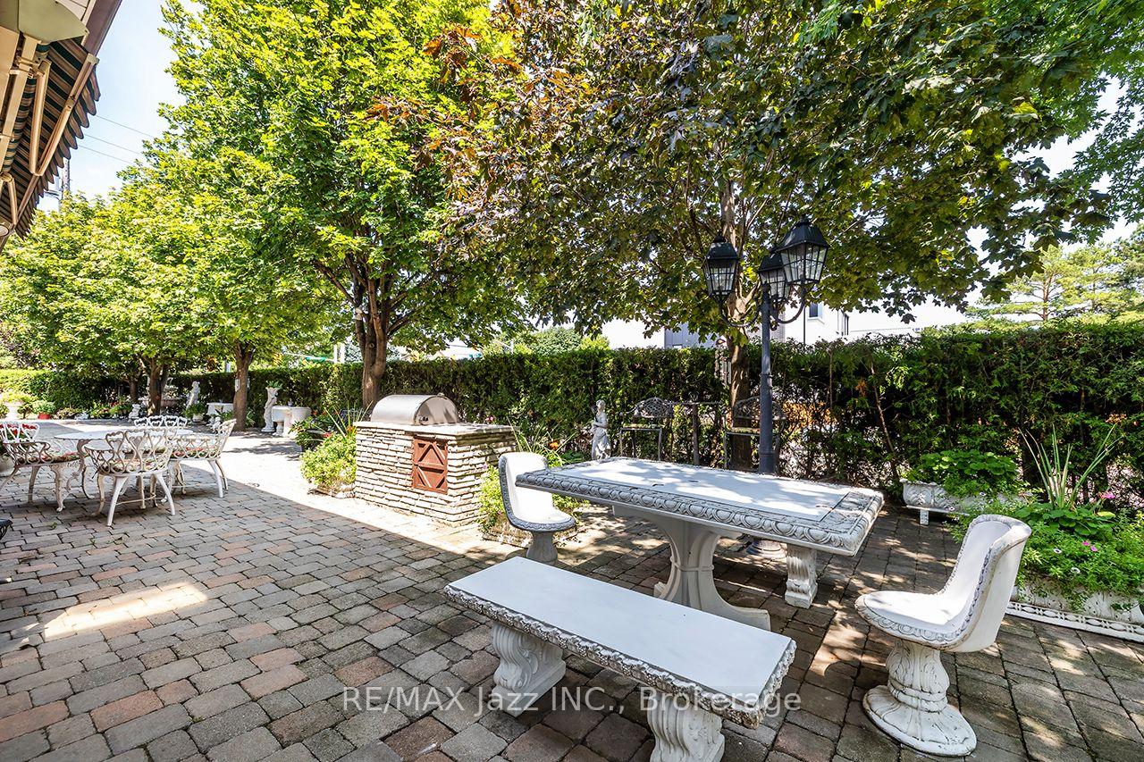 Photo 45 of 89 Crestwood Road, Vaughan, Crestwood-Springfarm-Yorkhill — HOMEH