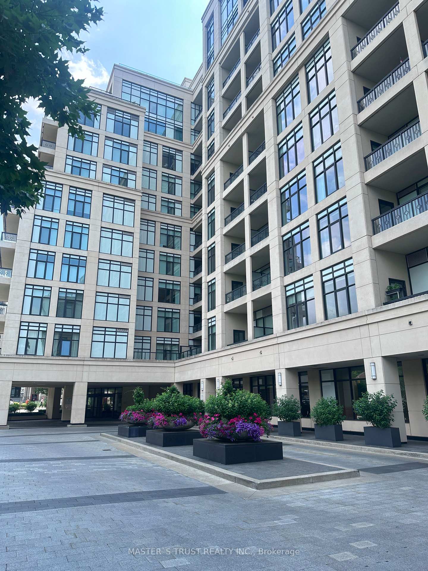 Photo 3 of Unit 726, 2 Old Mill Drive, Toronto, High Park-Swansea — HOMEH