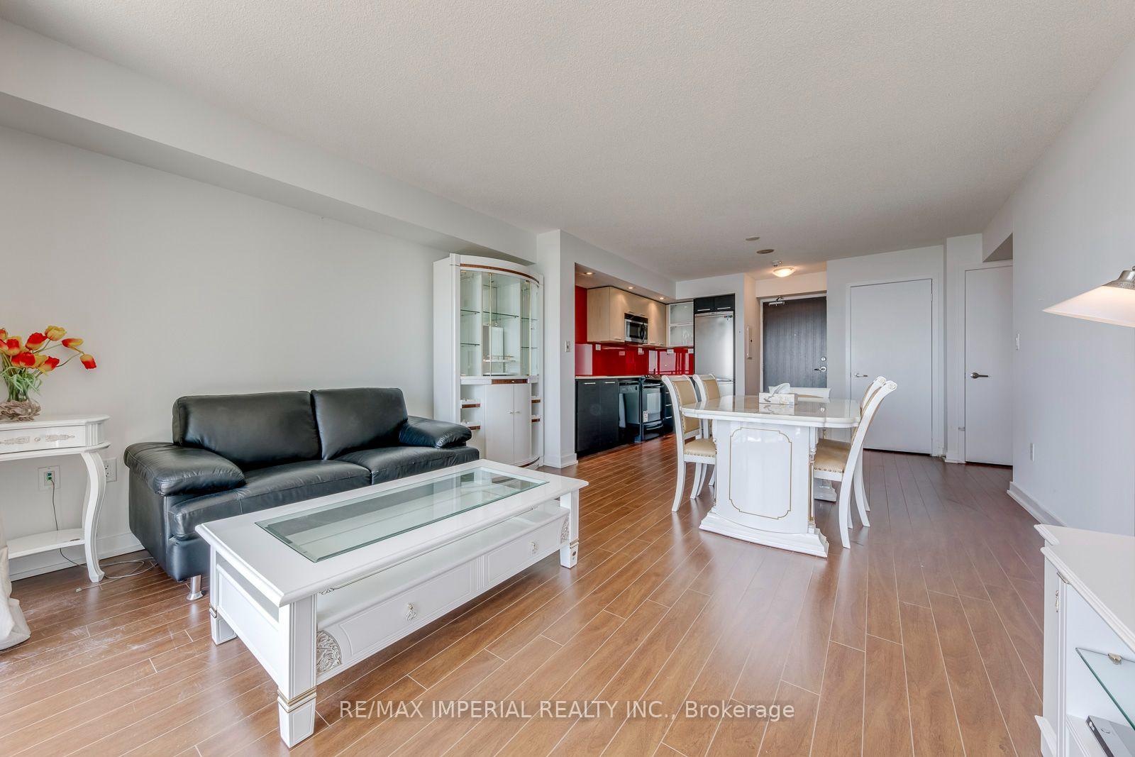 Photo 20 of 25 Capreol Court, Toronto, Waterfront Communities — HOMEH