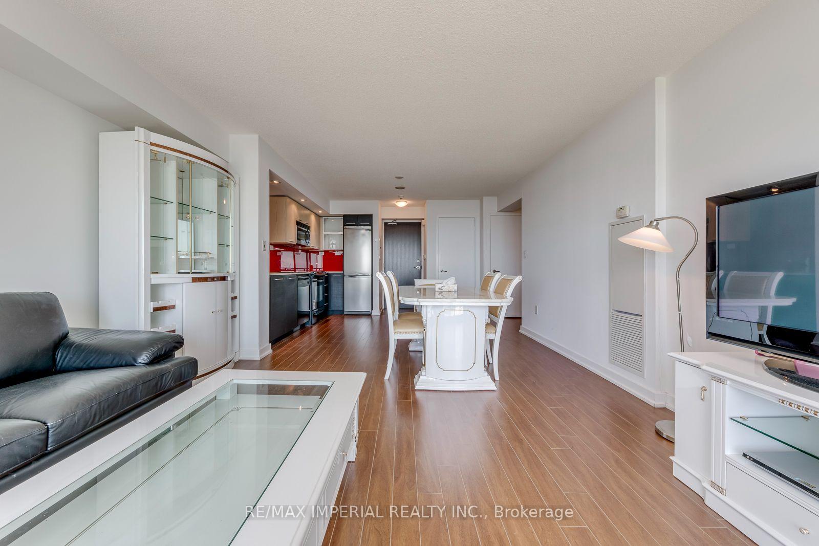 Photo 21 of 25 Capreol Court, Toronto, Waterfront Communities — HOMEH