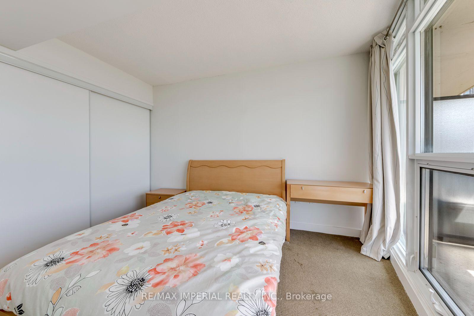 Photo 23 of 25 Capreol Court, Toronto, Waterfront Communities — HOMEH