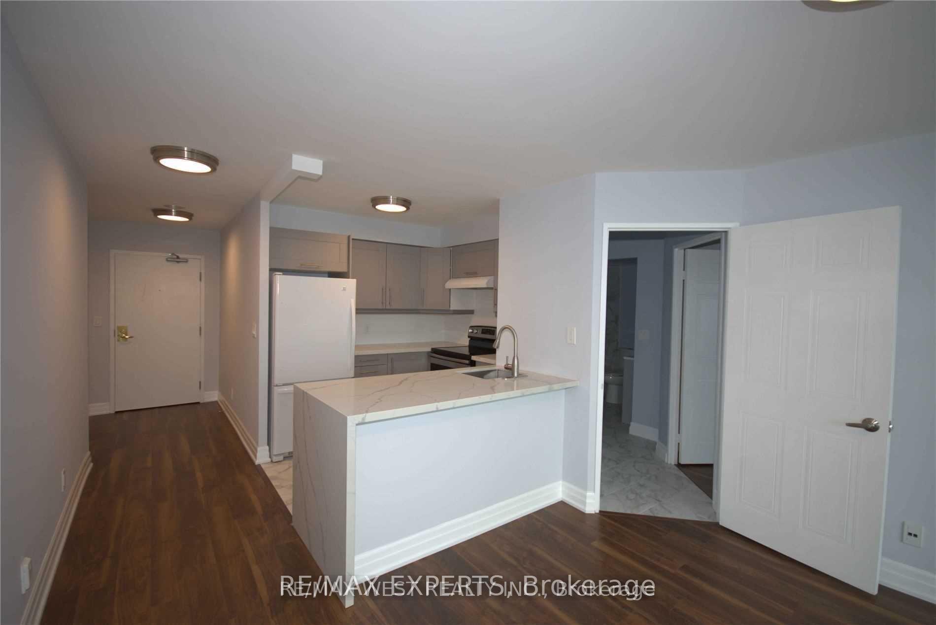Photo 4 of Unit 810, 150 Dunlop Street E, Barrie, City Centre — HOMEH