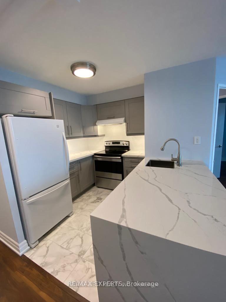 Photo 5 of Unit 810, 150 Dunlop Street E, Barrie, City Centre — HOMEH