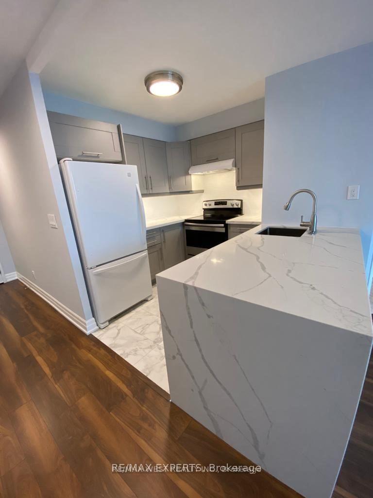 Photo 6 of Unit 810, 150 Dunlop Street E, Barrie, City Centre — HOMEH