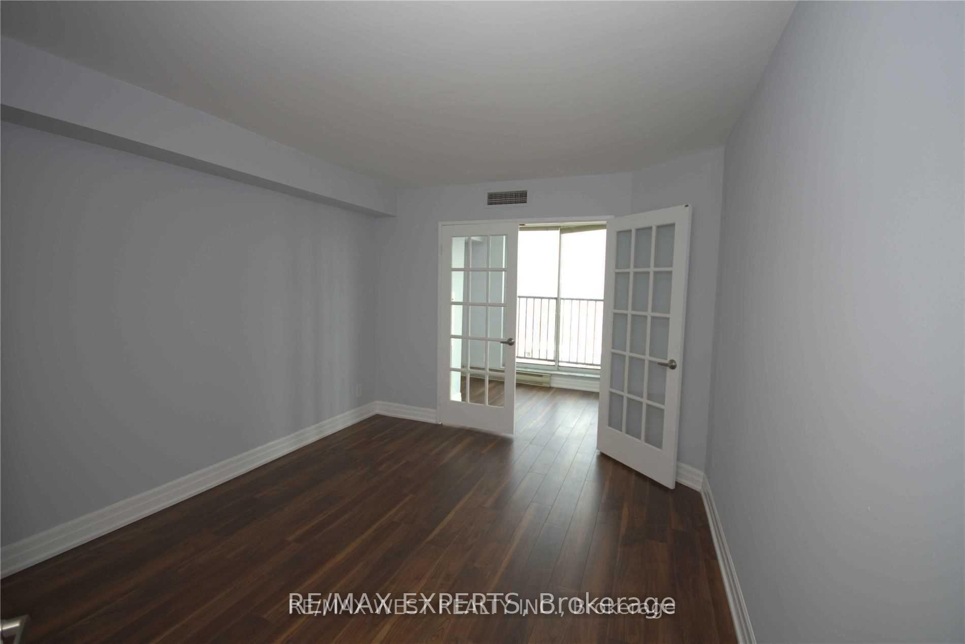 Photo 11 of Unit 810, 150 Dunlop Street E, Barrie, City Centre — HOMEH