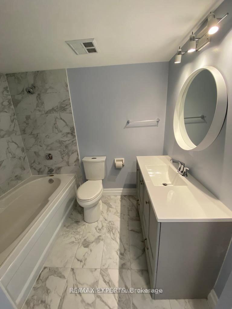 Photo 13 of Unit 810, 150 Dunlop Street E, Barrie, City Centre — HOMEH