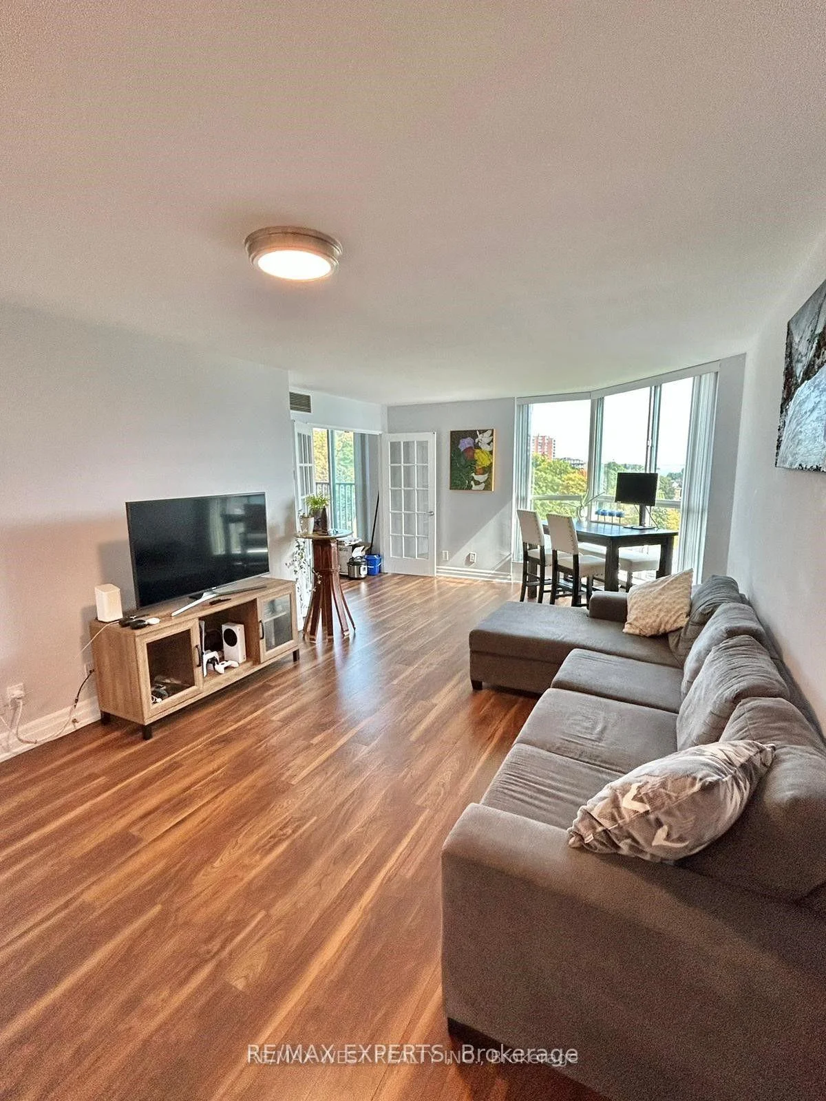 Photo 14 of Unit 810, 150 Dunlop Street E, Barrie, City Centre — HOMEH