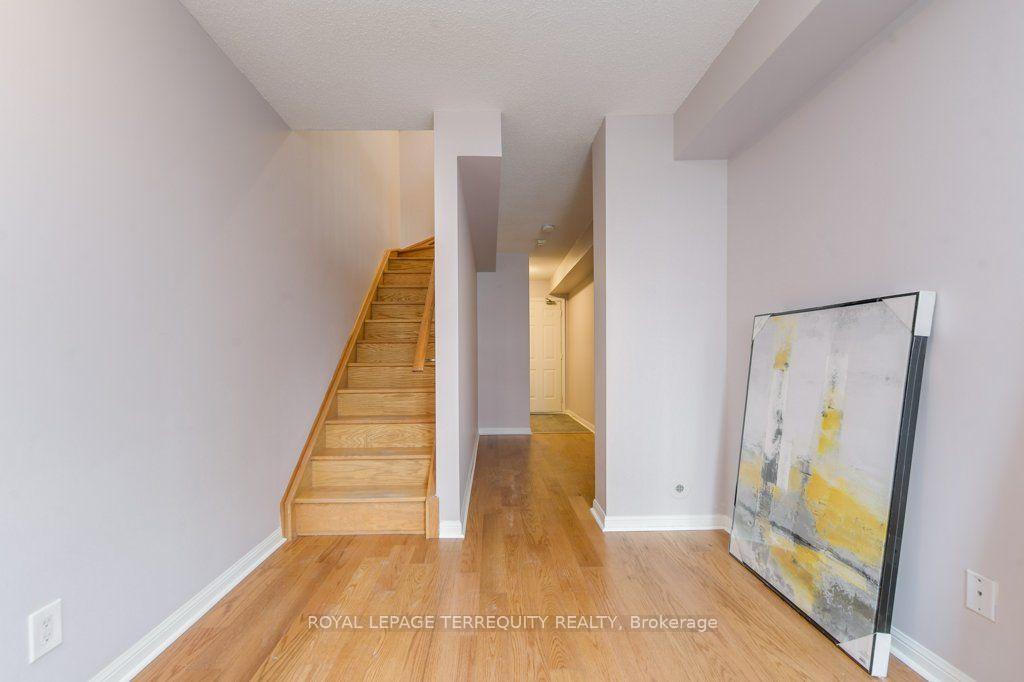 Photo 2 of Unit A, 11 Crawford Street, Toronto, Niagara — HOMEH
