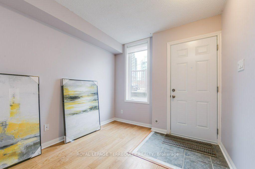 Photo 3 of Unit A, 11 Crawford Street, Toronto, Niagara — HOMEH