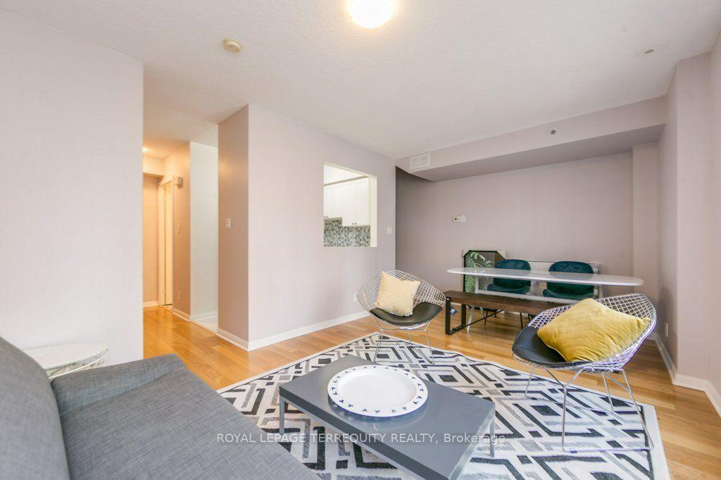 Photo 7 of Unit A, 11 Crawford Street, Toronto, Niagara — HOMEH