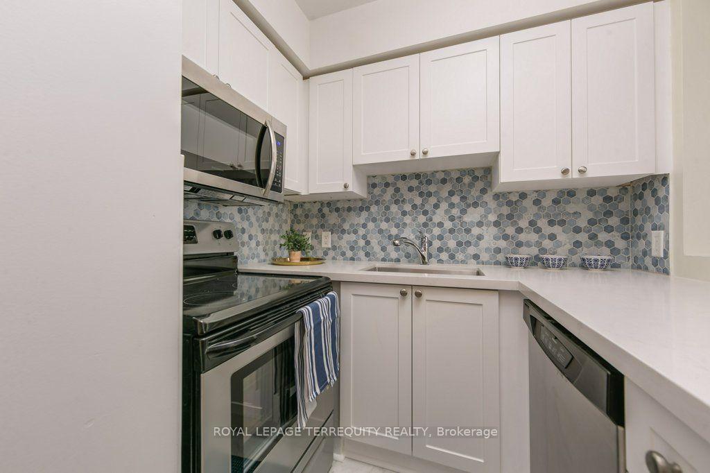 Photo 10 of Unit A, 11 Crawford Street, Toronto, Niagara — HOMEH