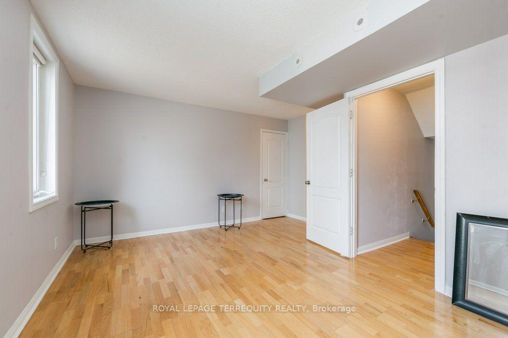 Photo 17 of Unit A, 11 Crawford Street, Toronto, Niagara — HOMEH