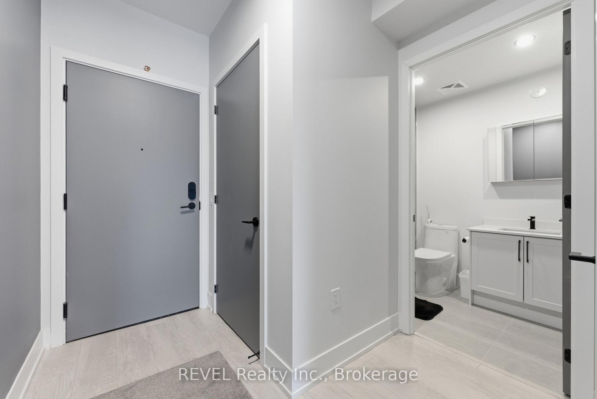 Photo 8 of Unit 405, 2450 Old Bronte Road, Oakville, Westmount — HOMEH