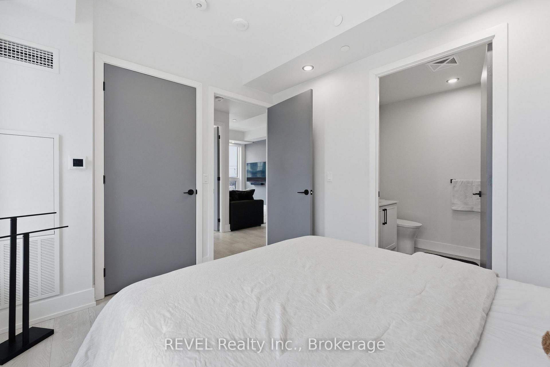 Photo 23 of Unit 405, 2450 Old Bronte Road, Oakville, Westmount — HOMEH