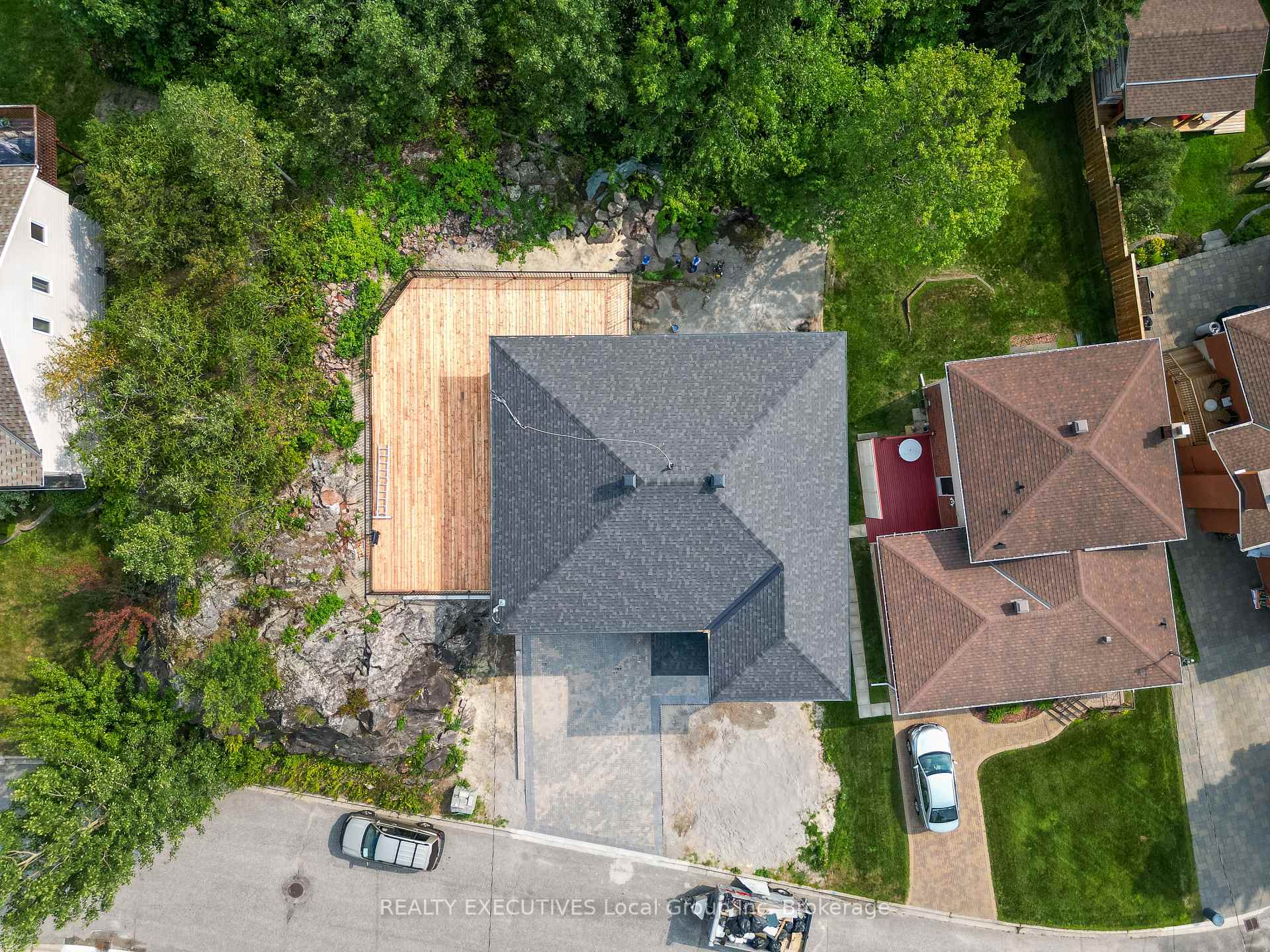 Photo 2 of 29 Shallot Crescent, North Bay, Birchaven — HOMEH