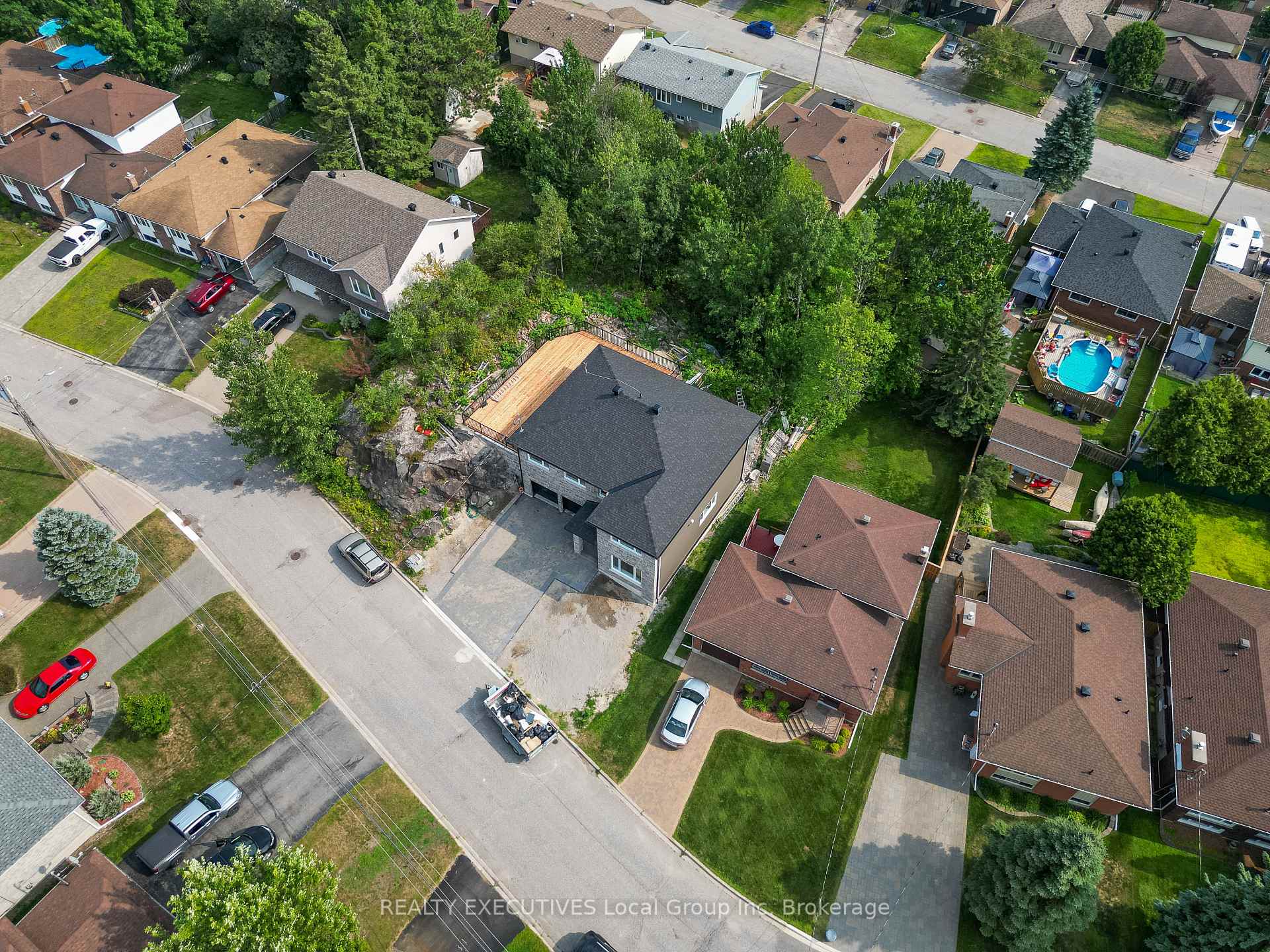 Photo 3 of 29 Shallot Crescent, North Bay, Birchaven — HOMEH