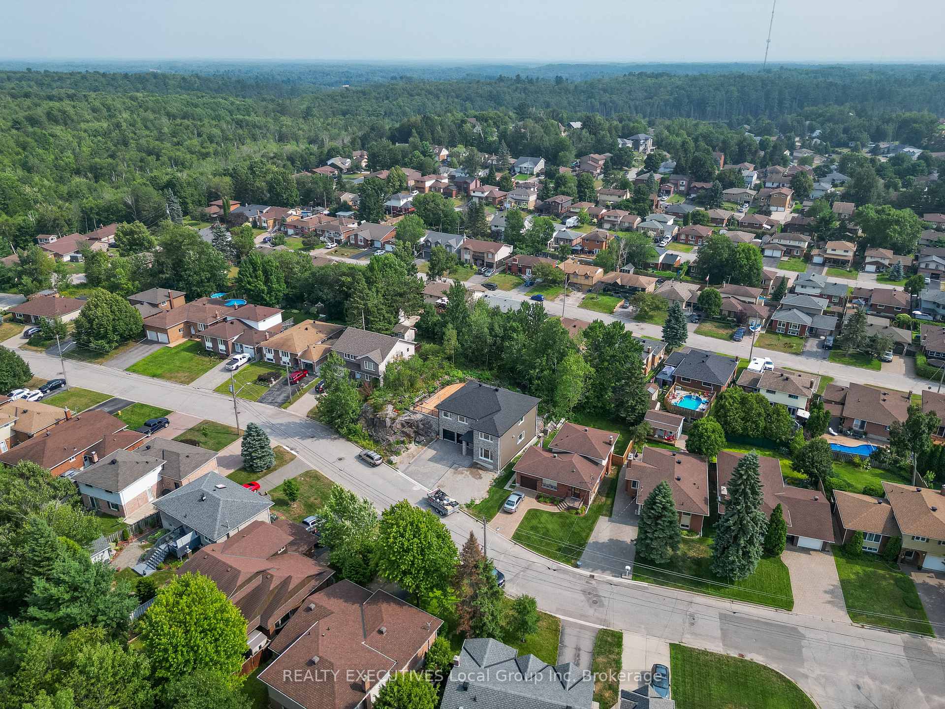 Photo 7 of 29 Shallot Crescent, North Bay, Birchaven — HOMEH