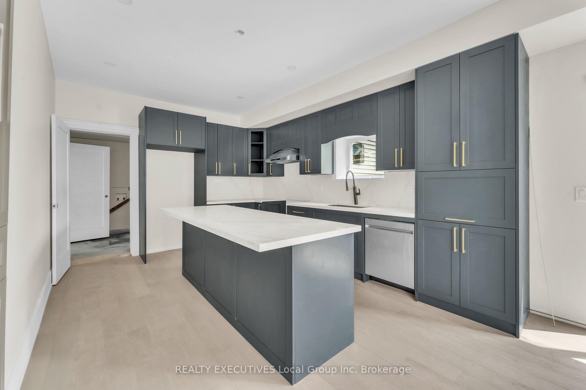 Photo 15 of 29 Shallot Crescent, North Bay, Birchaven — HOMEH