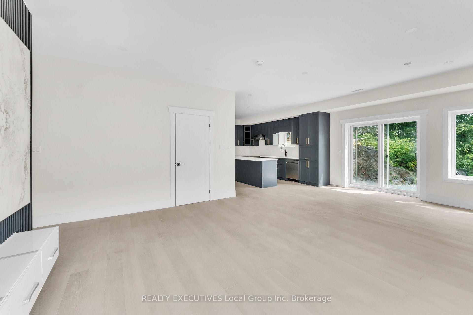 Photo 17 of 29 Shallot Crescent, North Bay, Birchaven — HOMEH