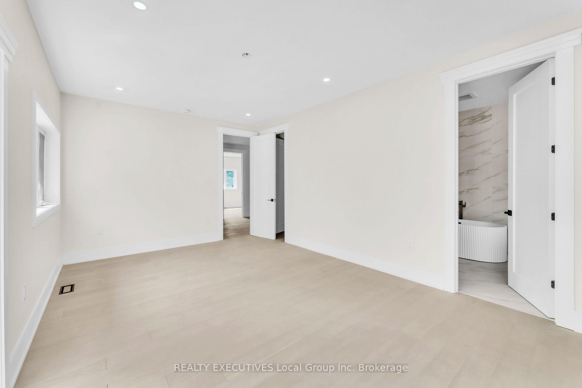 Photo 25 of 29 Shallot Crescent, North Bay, Birchaven — HOMEH