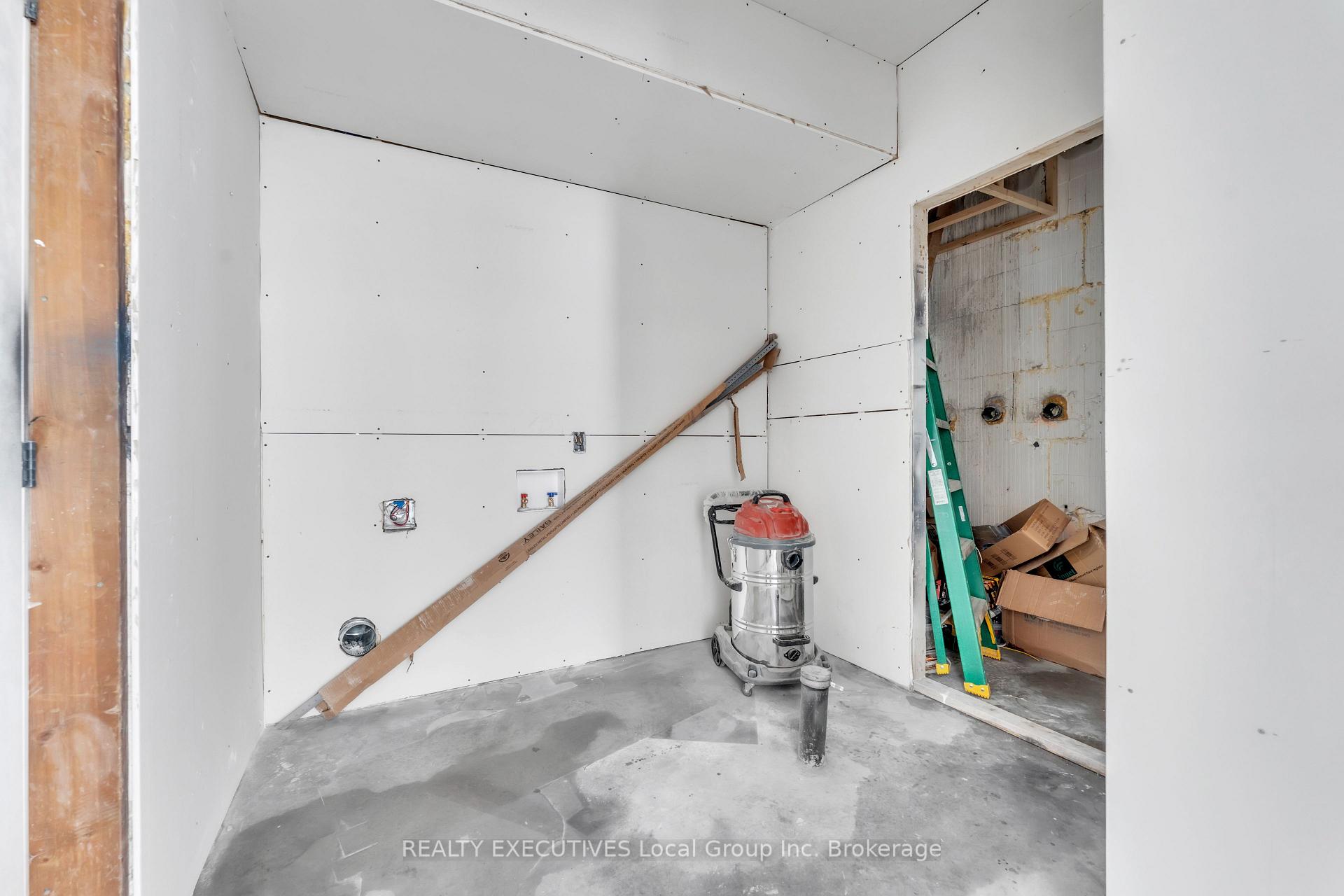 Photo 39 of 29 Shallot Crescent, North Bay, Birchaven — HOMEH
