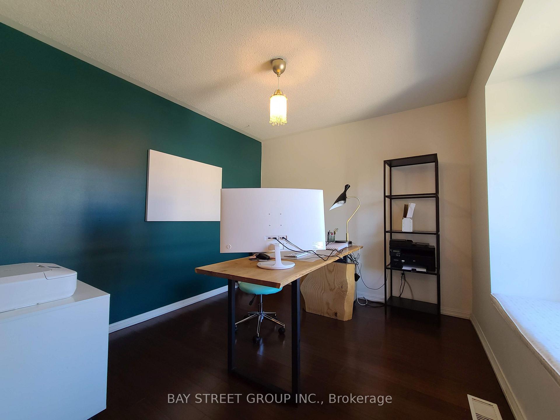Photo 3 of 5556 Thorn Lane, Burlington, Orchard — HOMEH